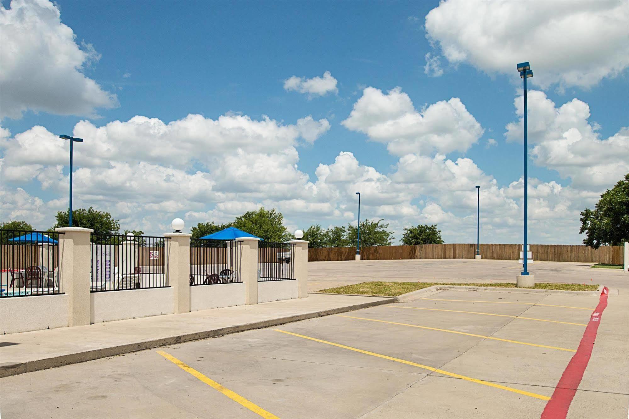 Motel 6-Cleburne, Tx Luaran gambar